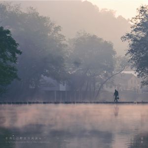 王馨瑶奶头走光露两点
